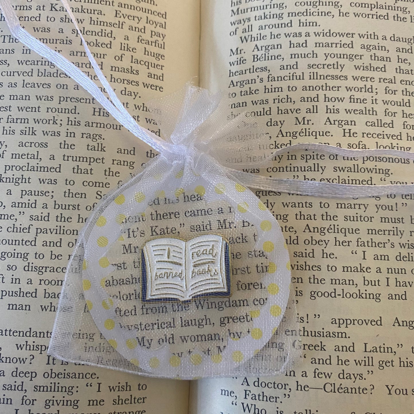 "I Read Banned Books" Pin Badge